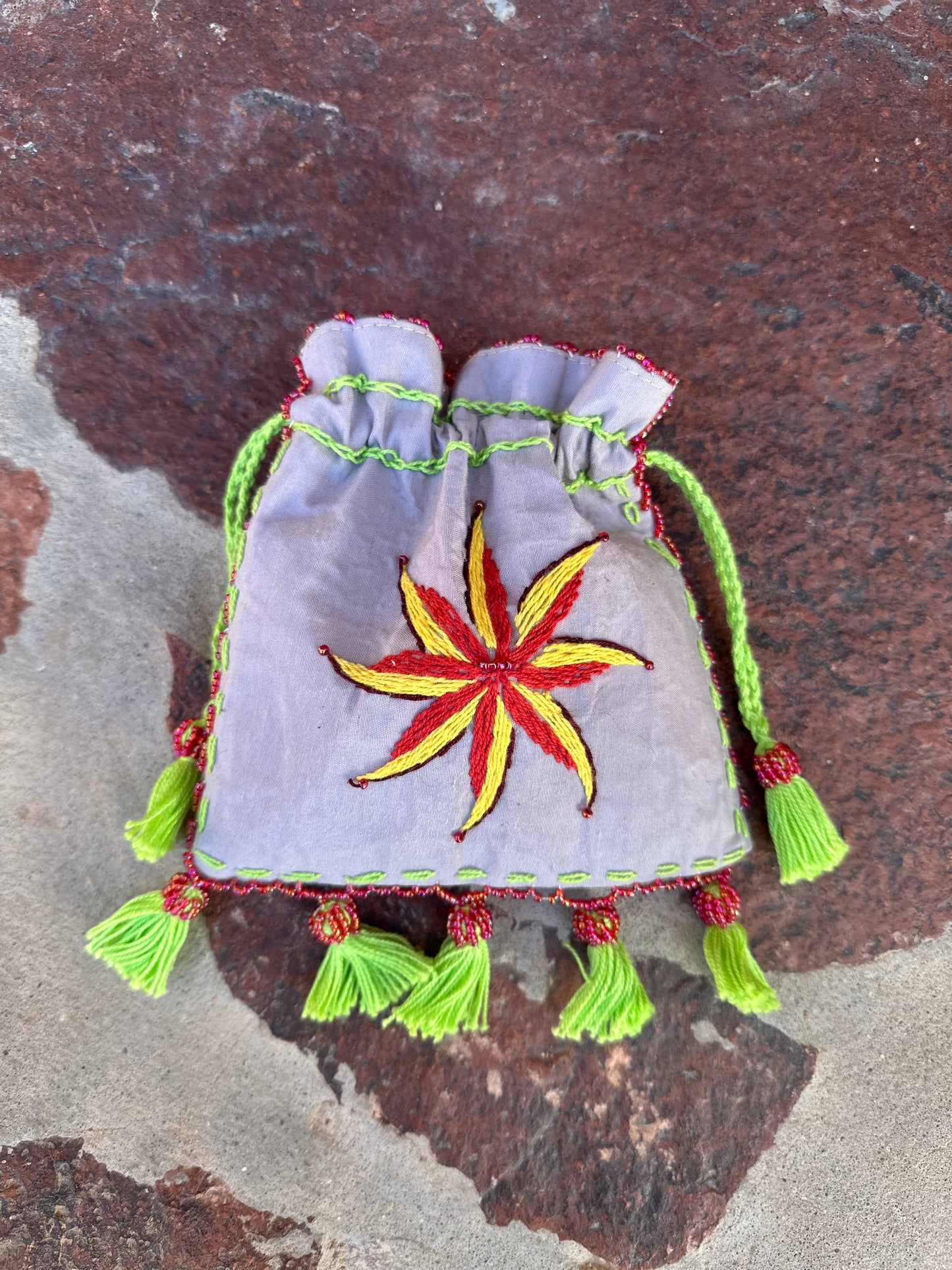 # 34 Sinai brodert liten sukkerpose