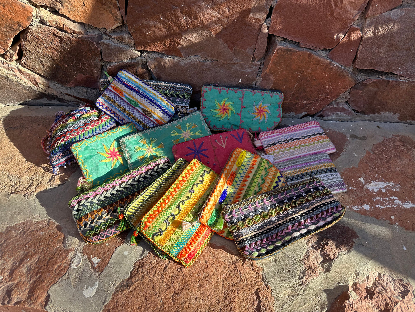 # 39 Brodert veske fra St.Catherine Sinai