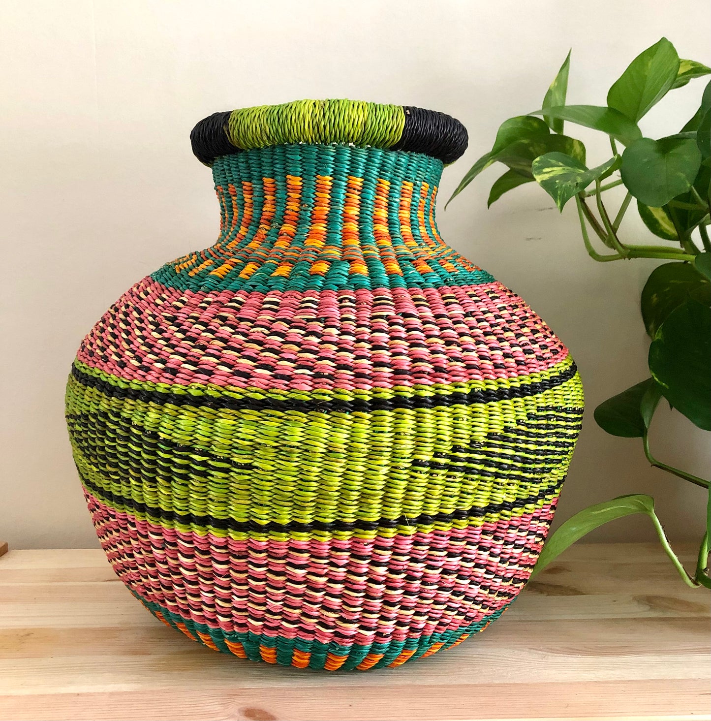 TINY JEMINA VASE KURV #21 COLOUR YOUR WORLD with FAIR TRADE!