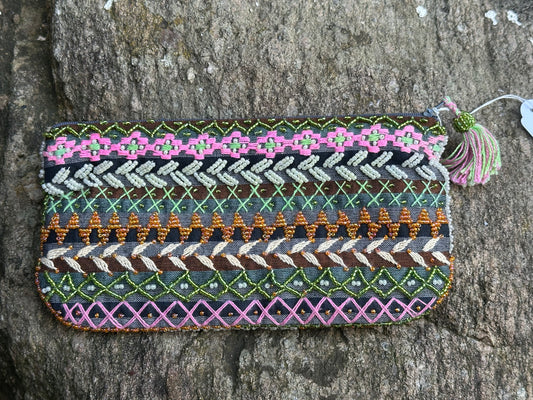 # 21 Brodert veske fra St.Catherine Sinai