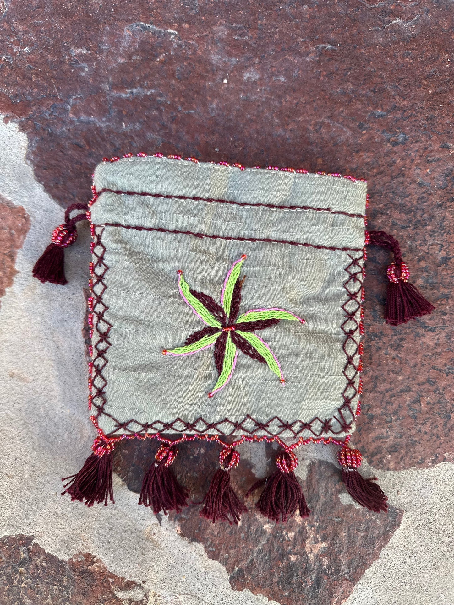 # 35 Sinai brodert liten sukkerpose