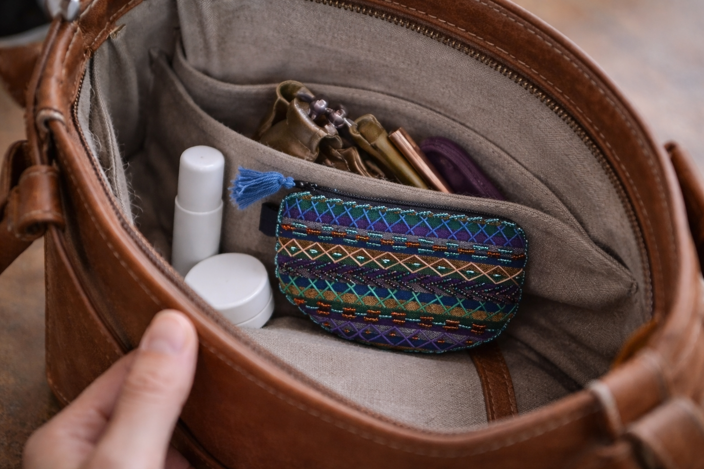 # 76 Sinai Brodert liten pung