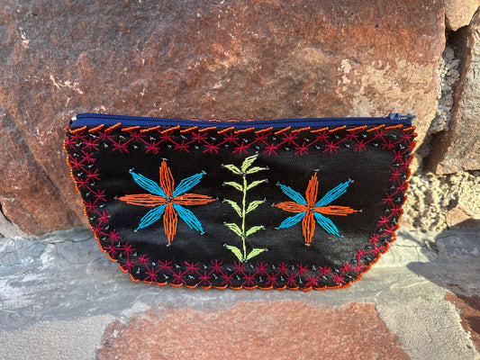 # 40 Brodert veske fra St.Catherine Sinai