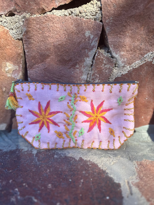 # 54 Brodert veske fra Sinai