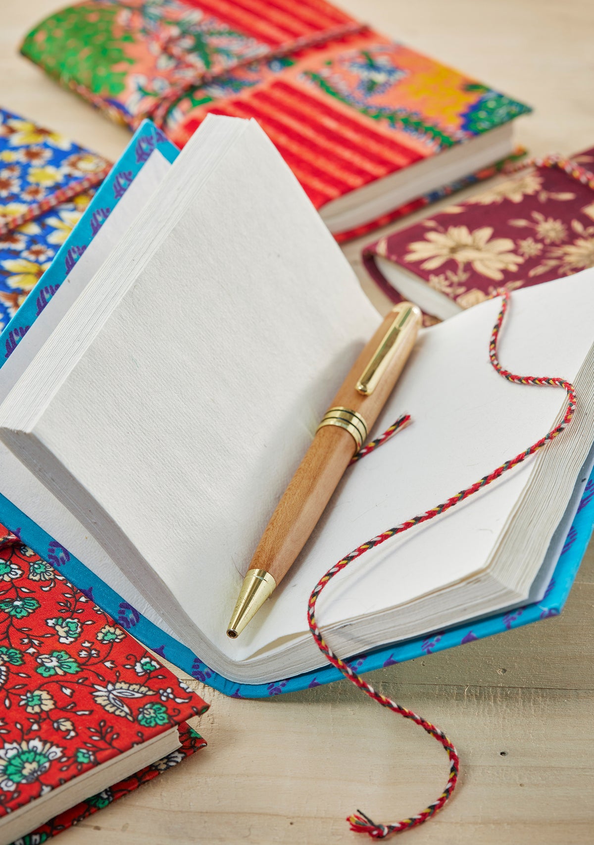 Sari skrivebok A6