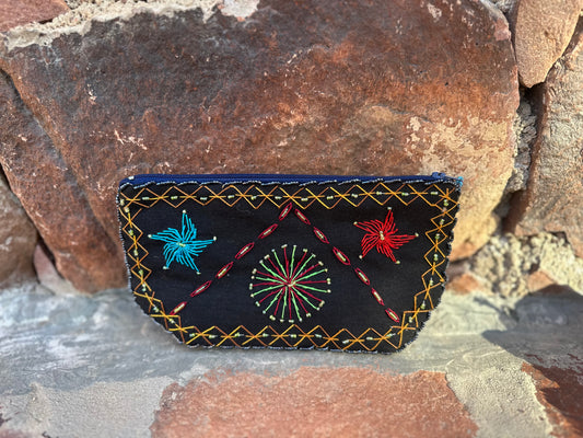 # 39 Brodert veske fra St.Catherine Sinai